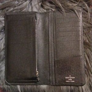 Louis Vuitton Taiga Leather Brazza Long Wallet Pre Loved, 2009 Black, Un…